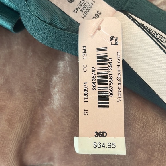 Victorias Secret Intimates Push up bra. New with tags! - Picture 4 of 4